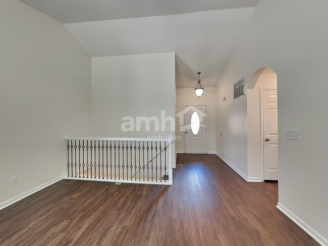 Building Photo - 10704 Sandy Ct