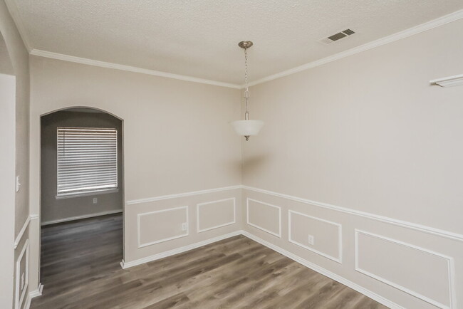 Building Photo - 1809 Clayton Dr