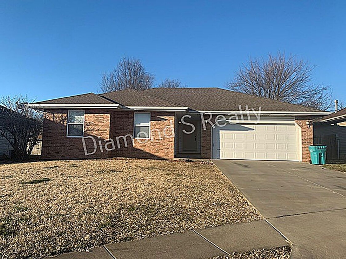 Primary Photo - 3 bedroom home in a Nice, Quiet Neighborho...