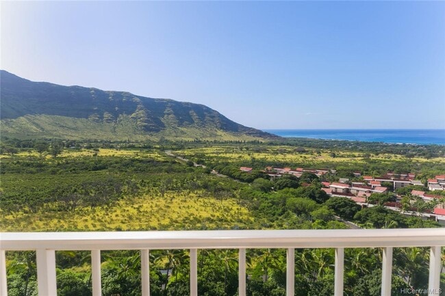 Building Photo - Studio at the Makaha Valley Towers