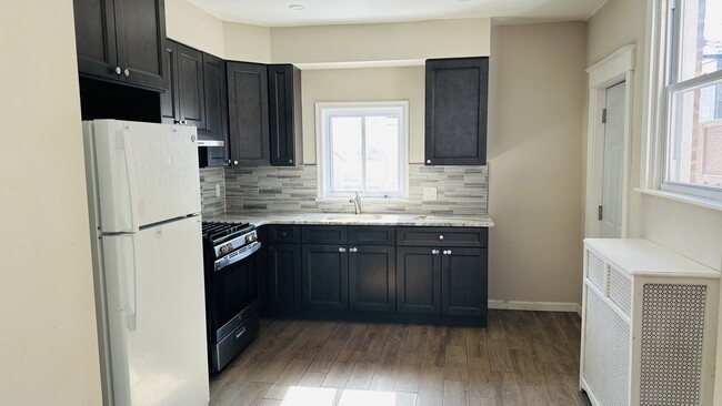 Building Photo - 4442 Overbrook Ave