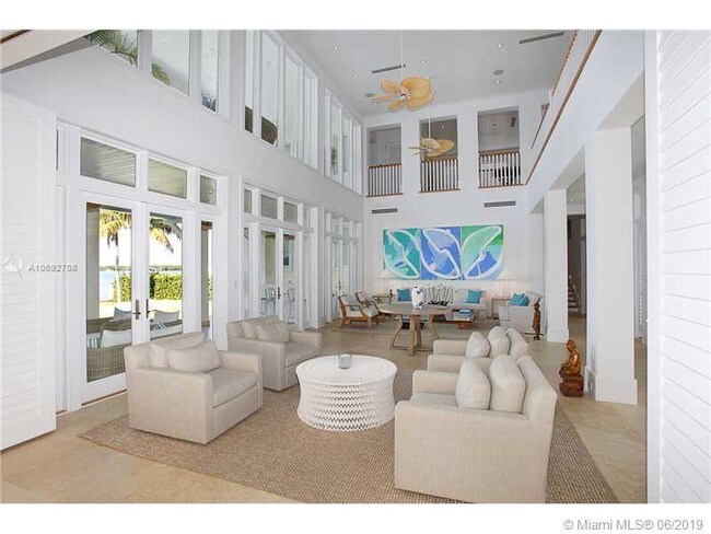 Building Photo - 260 Harbor Dr