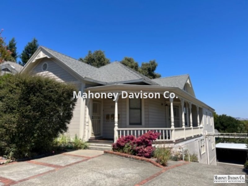 Primary Photo - Charming Victorian triplex close to downto...