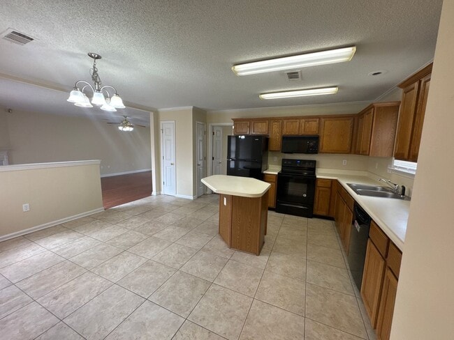 Building Photo - 792 Silver Sands Dr