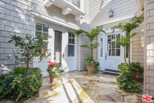 Building Photo - 7391 W Coastal View Dr
