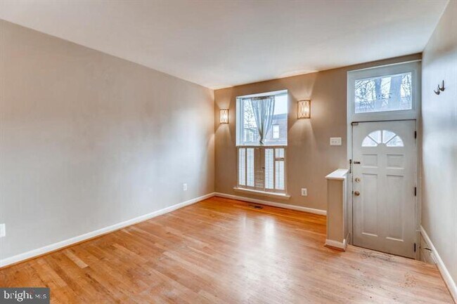Foto del edificio - 729 S Lakewood Ave