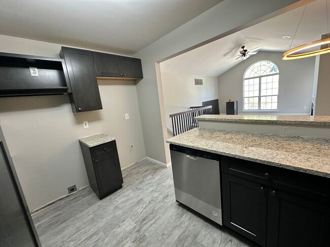 Building Photo - 52099 Heatherstone Ave