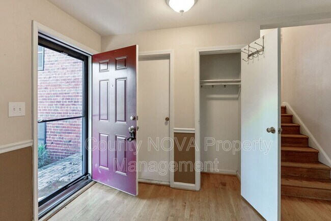 Foto del edificio - 6504 Fort Hunt Rd