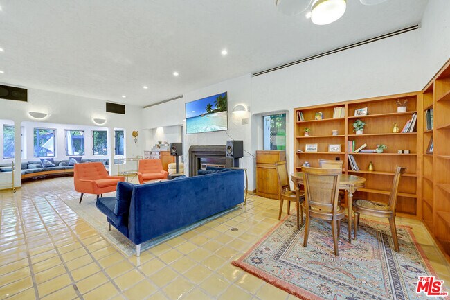 Foto del edificio - 516 N Beverly Dr