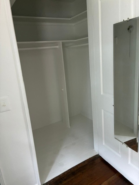 Building Photo - 303 S Doheny Dr