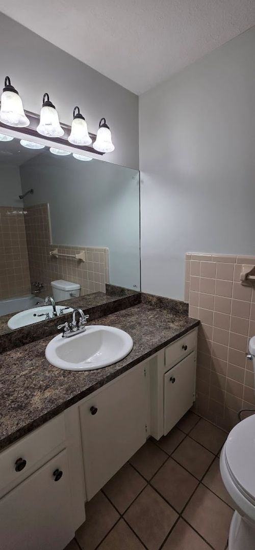 Foto del edificio - Move In Before The New Year!