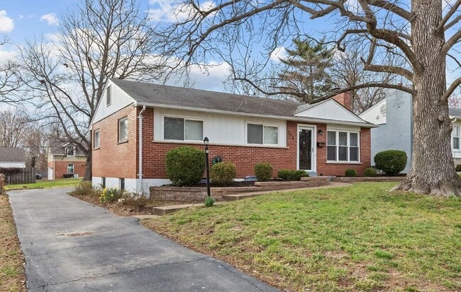 Building Photo - 713 Huntwood Ln