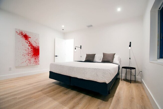 Foto del edificio - 3666 NE 168th St