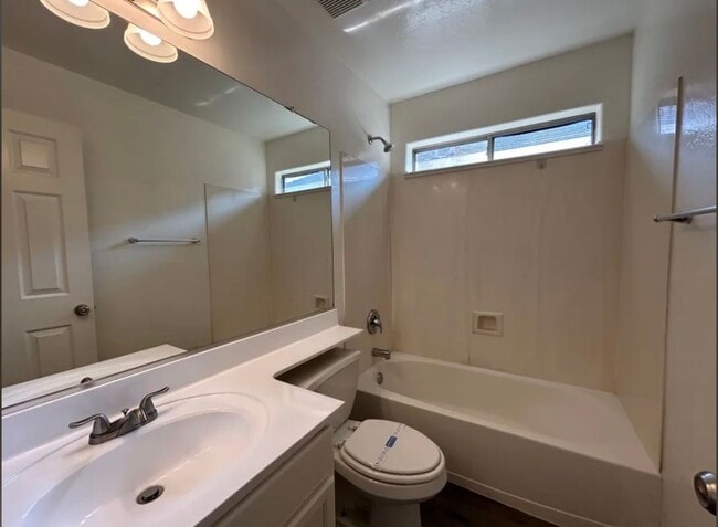 Foto del edificio - 8530 W Chickasaw St