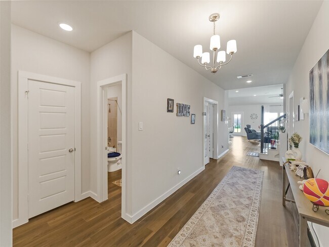 Building Photo - 8634 Jetty Glen Dr
