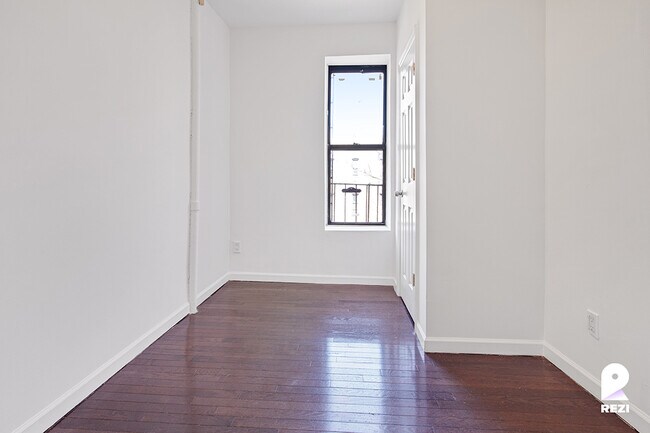 Building Photo - 152 Sherman Ave