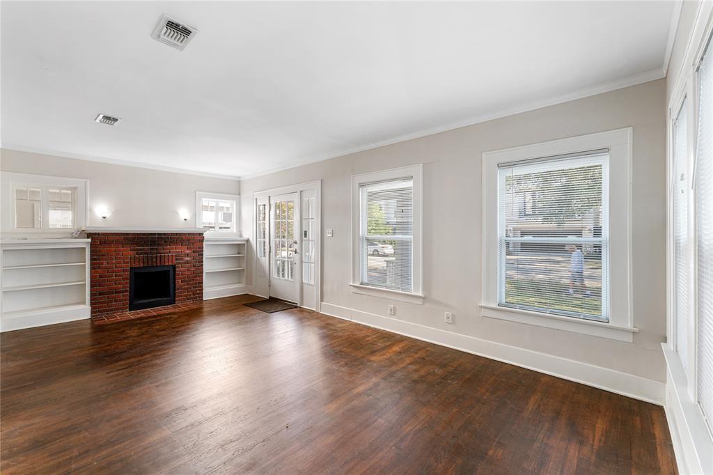 Primary Photo - 1118 Stanford St