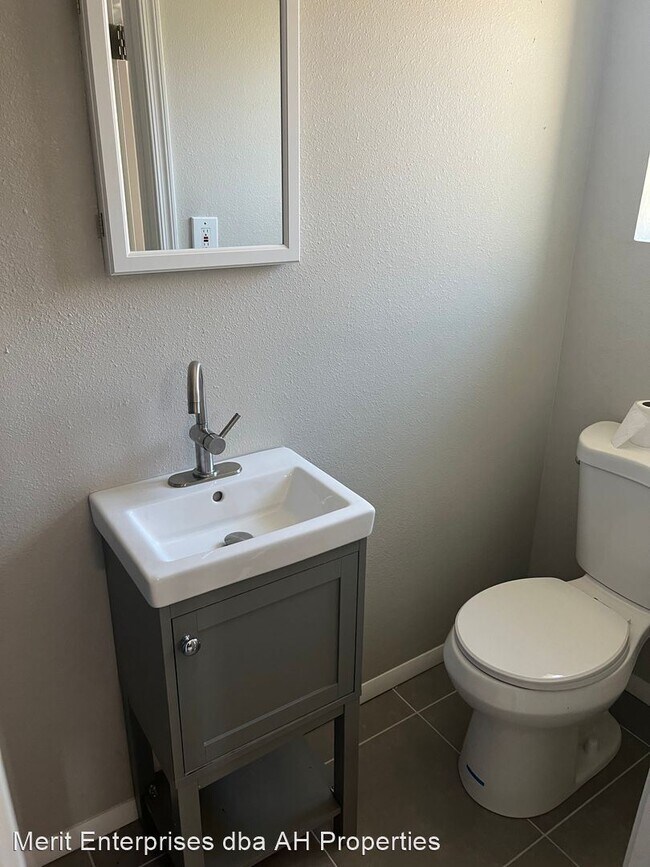 Building Photo - 1 br, 1 bath House - 301 E VERDE LN 1/2