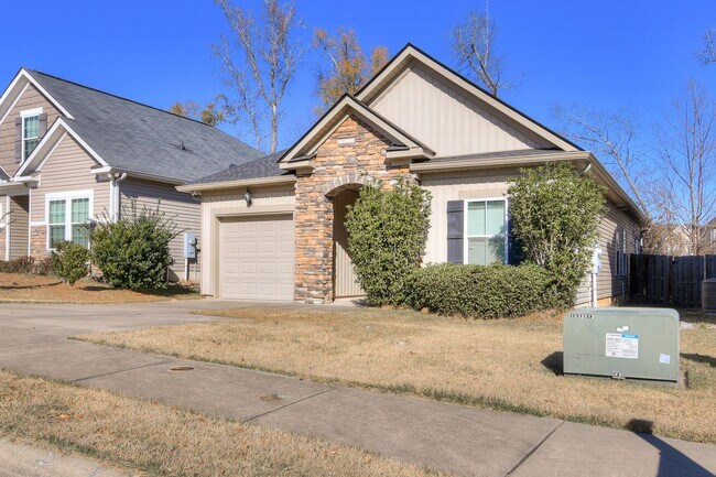 Foto del edificio - Updated 3 Bedroom 2 Bathroom Canterbury Farms