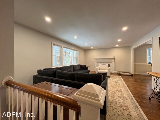 Foto del edificio - 4 br, 3 bath House - 122 Green Street