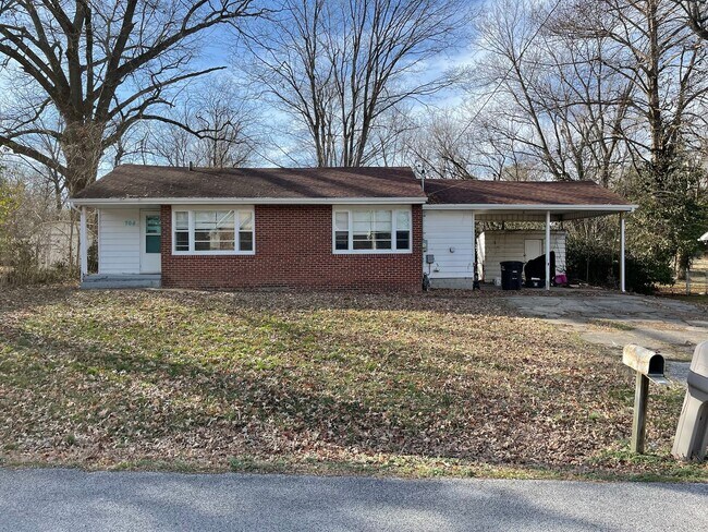 Foto del edificio - 704 N Almond St