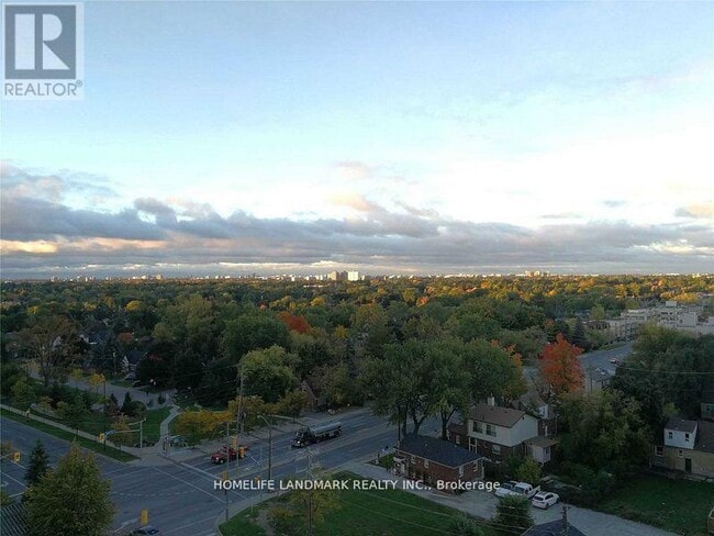 Photo du bâtiment - 15-1015 Greenview Ave
