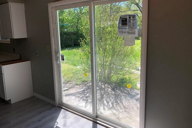 Foto del edificio - Available Now!