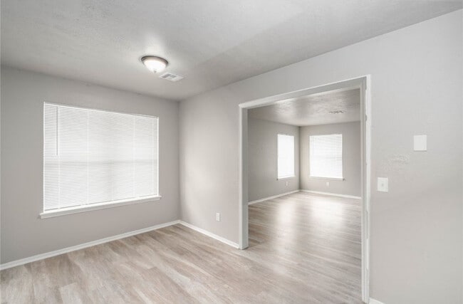 Building Photo - 206 Barrett Pl