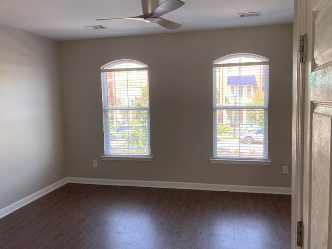 Foto del edificio - 2922B Yancey Way
