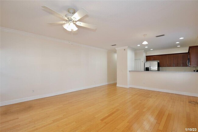 Building Photo - 2126 Lucerne Ter