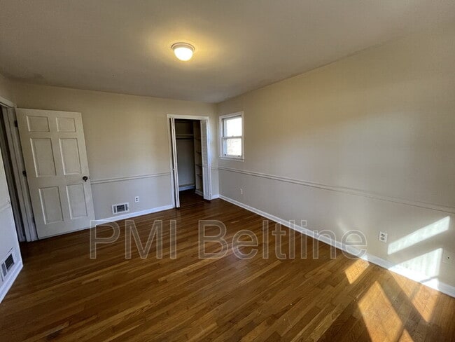 Building Photo - 3735 Pittman Rd SW