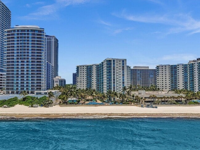 Building Photo - 3901 S Ocean Dr