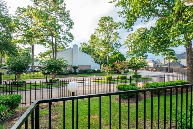 Building Photo - 14555 Wunderlich Dr