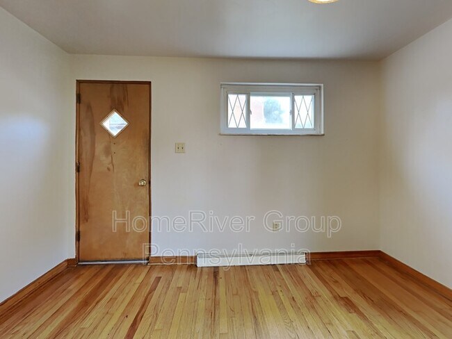 Building Photo - 152 Arla Dr