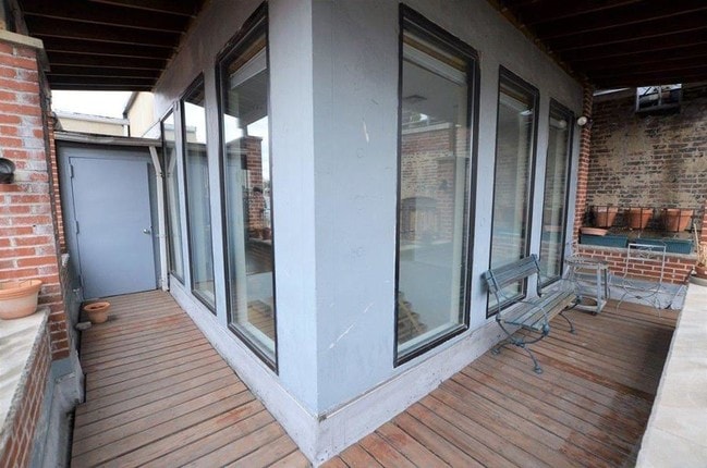 Building Photo - 118 Spring Street