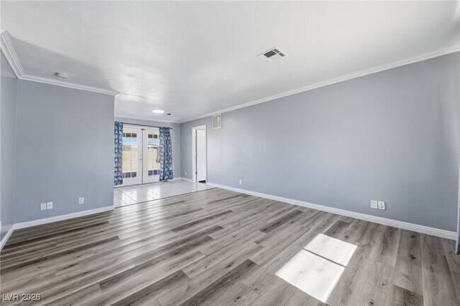 Building Photo - 251 Meyers Ave