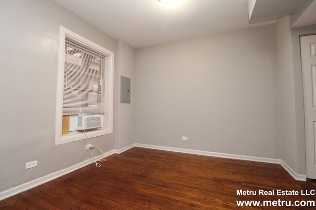 Foto del edificio - 1354 W Argyle St