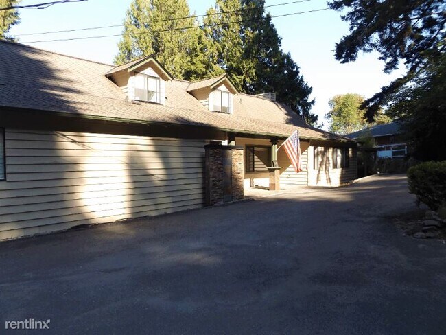 Building Photo - 4 br, 2 bath House - 1228 NW Drift Ln