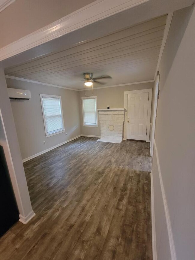 Building Photo - 1057 NC-150