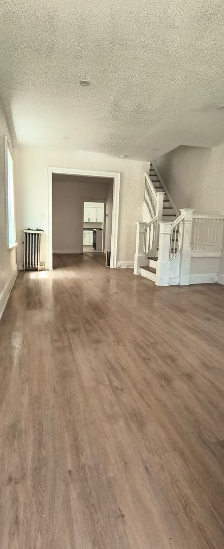 Foto del edificio - 146 Hoffman Ave