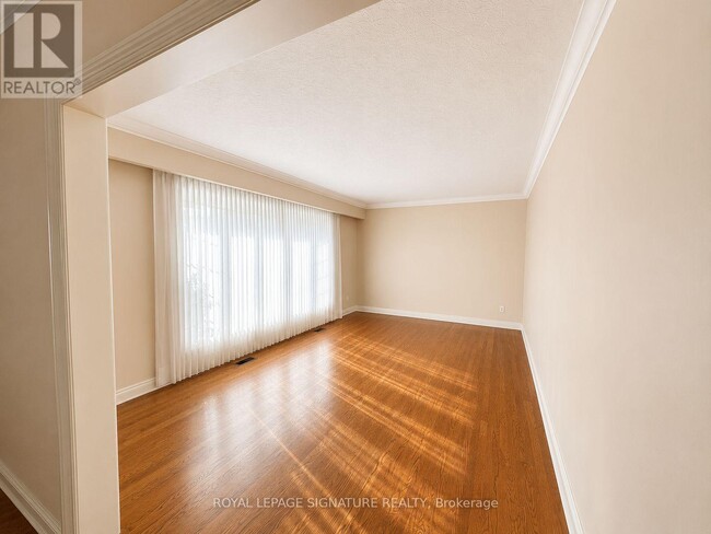 Building Photo - 475 Fairlawn St