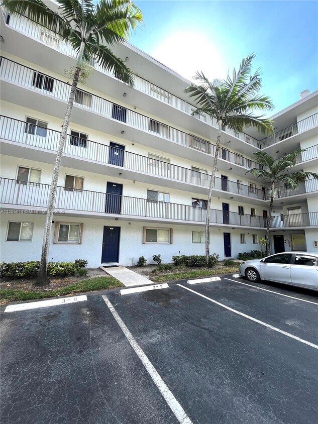 8750 Sherman Cir N Unit 302, Miramar, FL 33025 Condo for Rent in