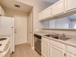 Building Photo - 9101 Japonica Ct