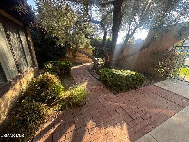 Foto del edificio - 2930 Reservoir Dr