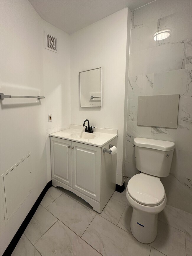 Foto del edificio - 99 Oak St