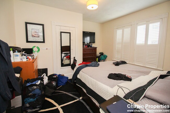 Foto del edificio - 334 Clyde St