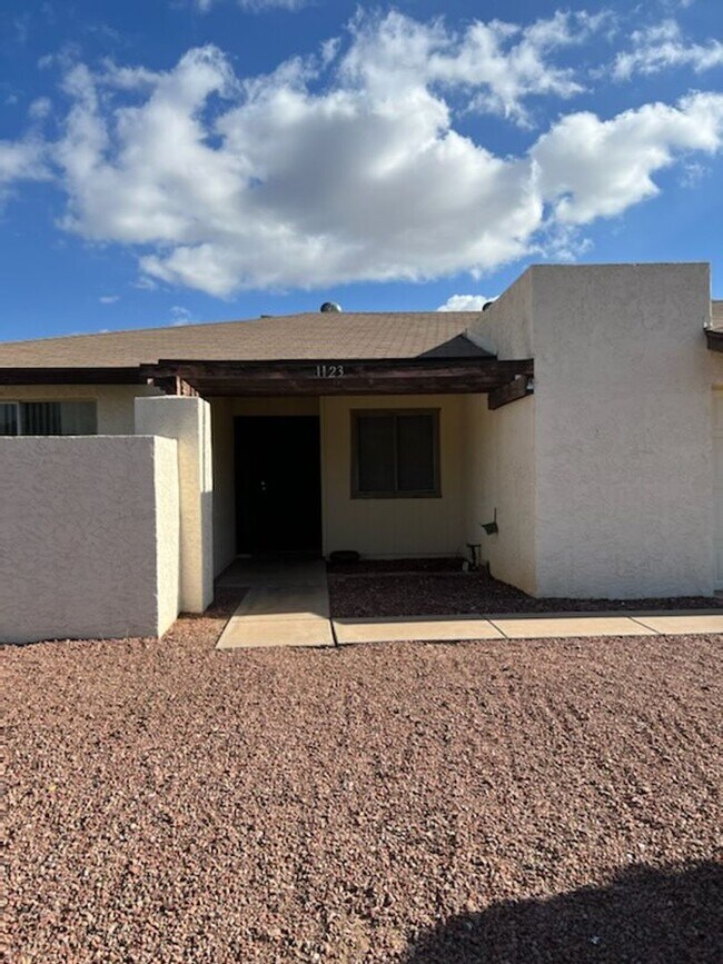 Foto del edificio - Charming 3 Bed 2 Bath home in Mesa with community pool and big backyard