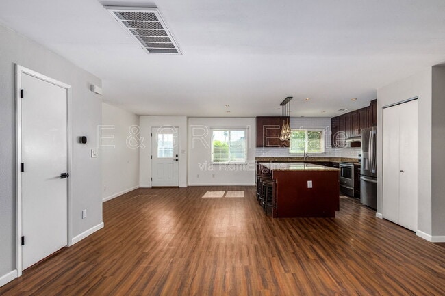 Building Photo - 4508 N 15th Ave
