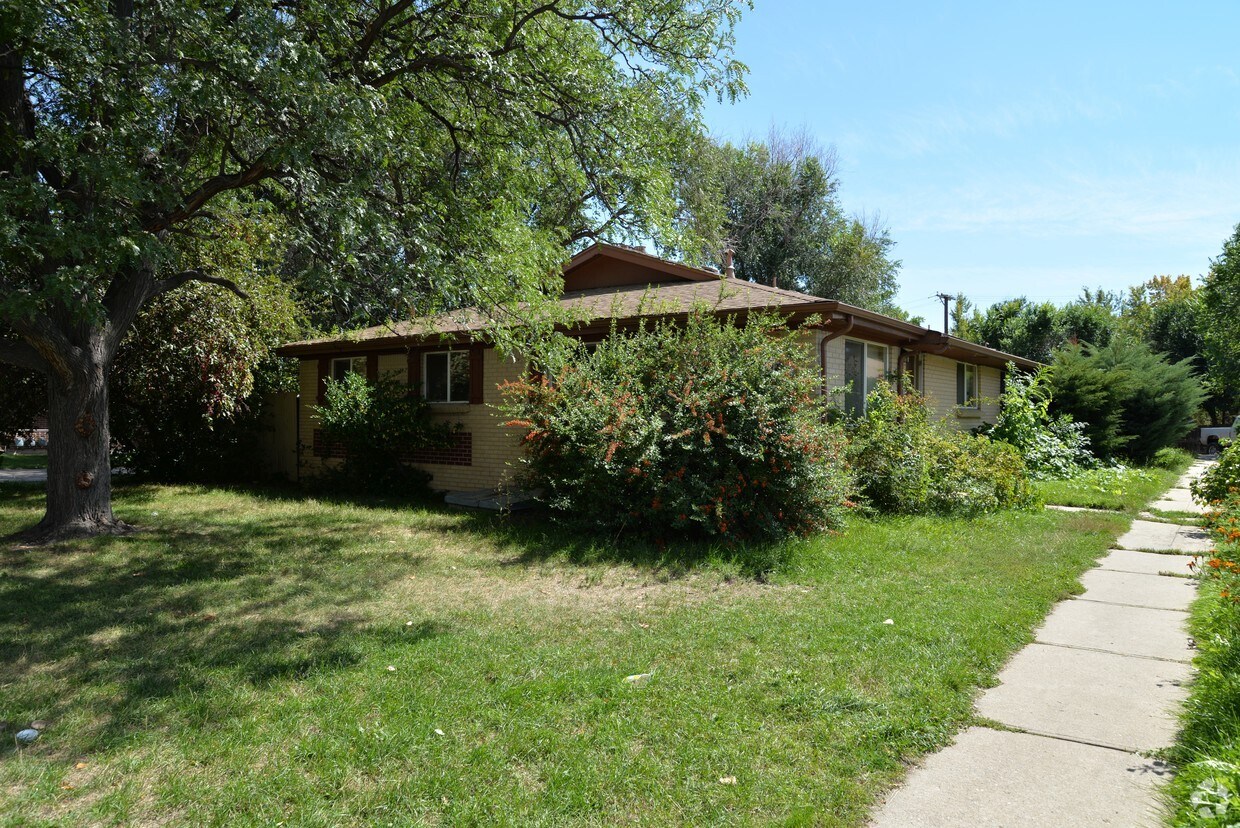 Primary Photo - 10252 W 59th Ave