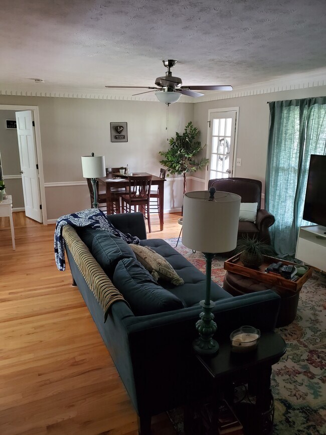 Building Photo - 11480 Mountain Laurel Dr
